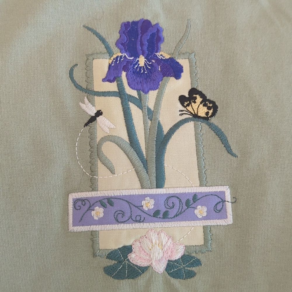 Vintage pastel green cottagecore embroidered floral women's top large‎